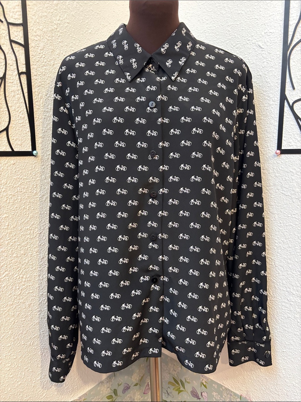 Josephine Chaus black and white bicycle print button-up shirt. Size 16.